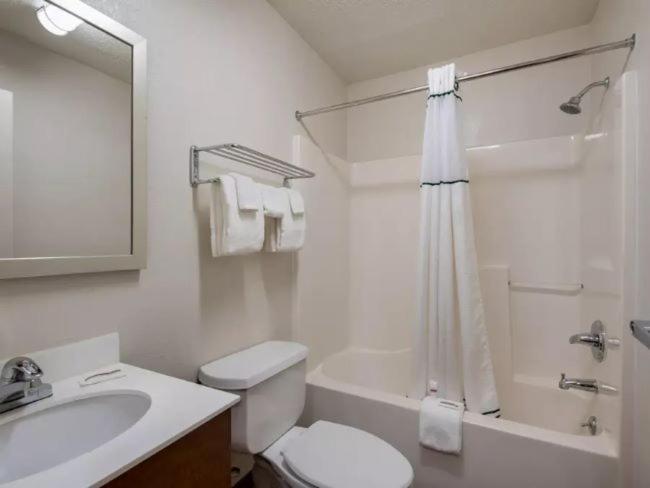 Birch Hill Suites Kansas City - Independence Esterno foto